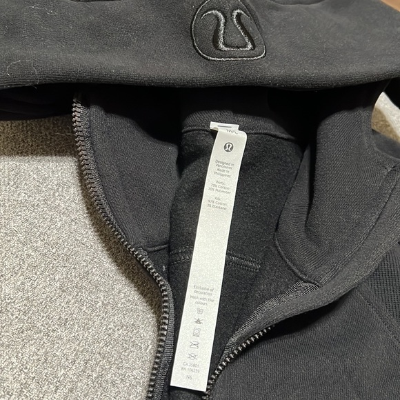 Lululemon Scuba Full Zip - Picture 4 of 5